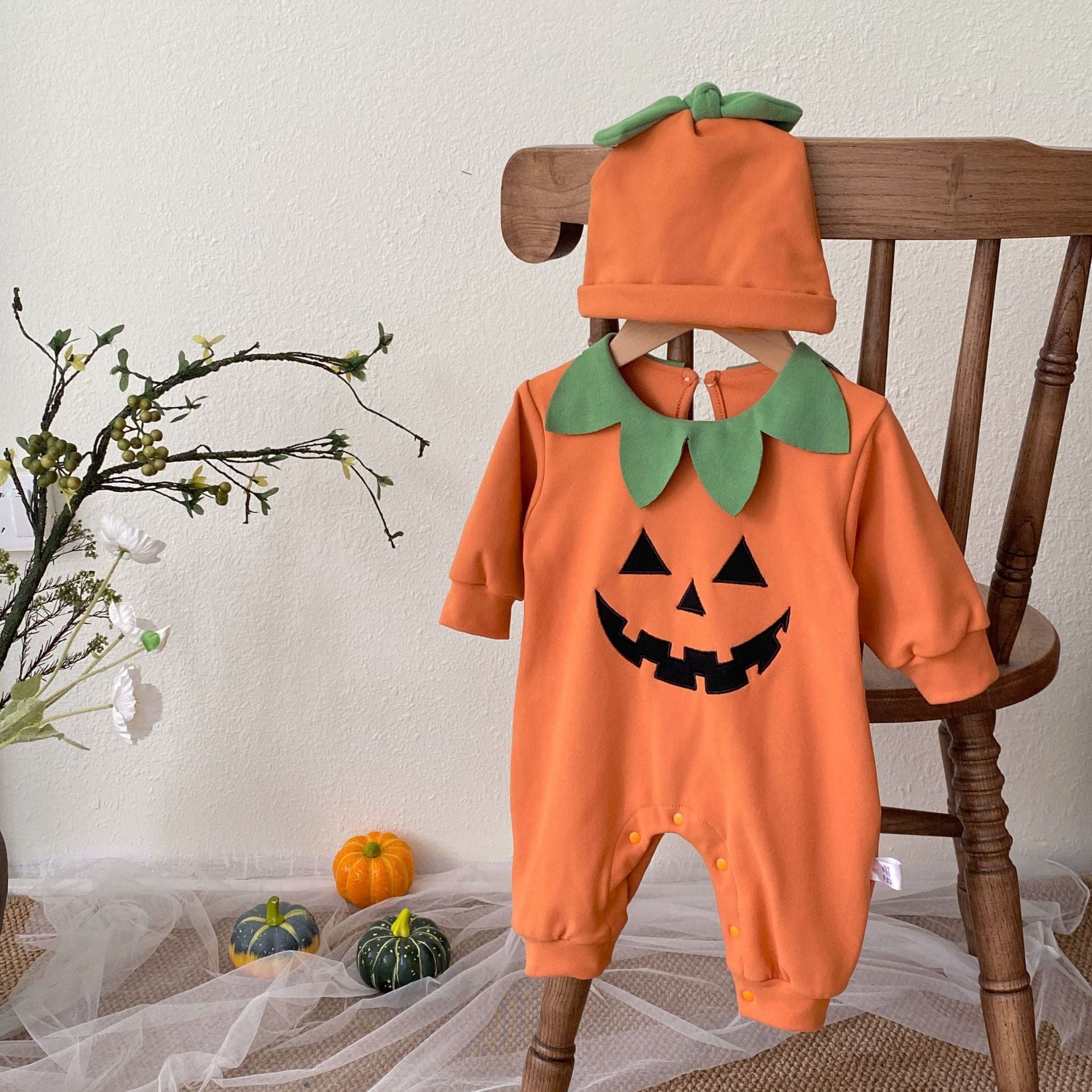 Autumn Arrival Baby Unisex Sleeveless Halloween Pumpkin Pattern Rompers with Hat
