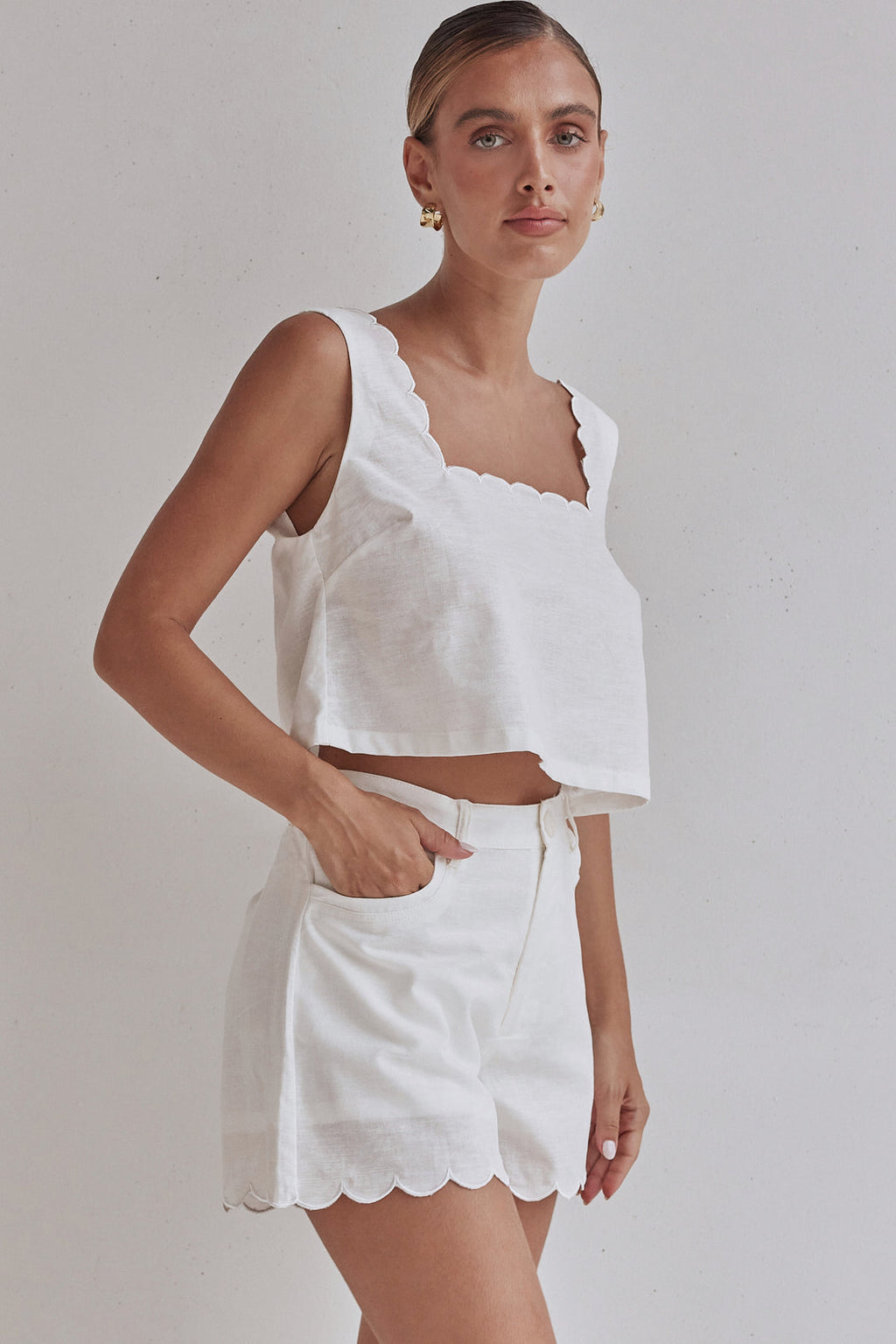 White Linen Crop Top with Scalloped Hem – Minimal & Elegant